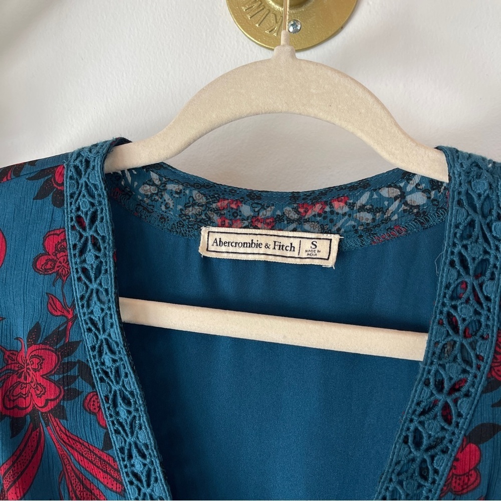 Abercrombie & Fitch Floral Flare sleeve V-neck Dress | SIZE SMALL - Picture 5 of 5